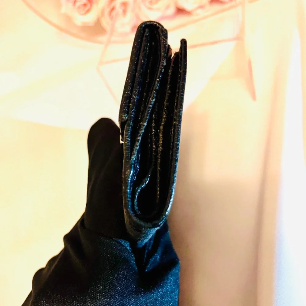 🌺Authentic Black Gucci Canvas Compact Wallet - Picture 8 of 8